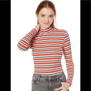 Volcom Women Tail Slide Long Sleeve Mock Neck Top